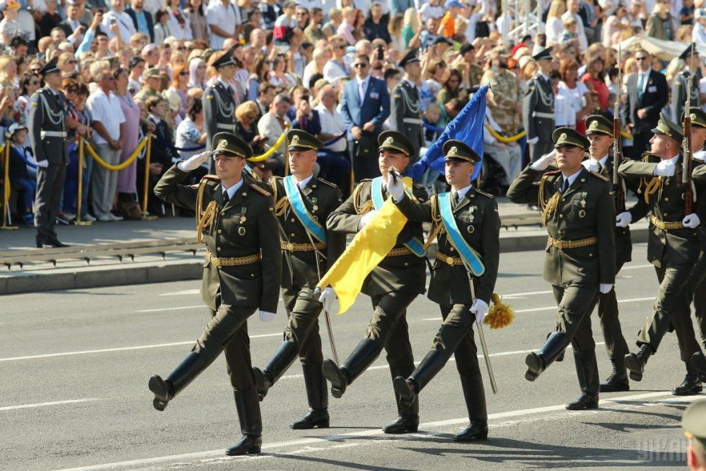 "Слава Украине! – Героям слава!": Рада утвердила новое приветствие для армии и полиции 1