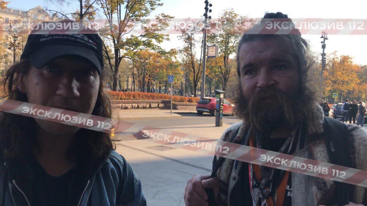 В РФ бездомные попытались проникнуть на Неделю моды по VIP-приглашениям