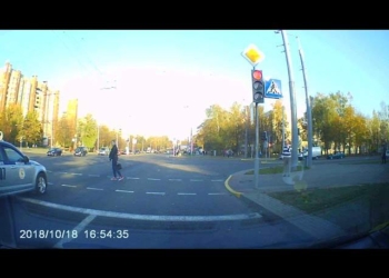 Девушка отказалась уступать дорогу кортежу президента Беларуси