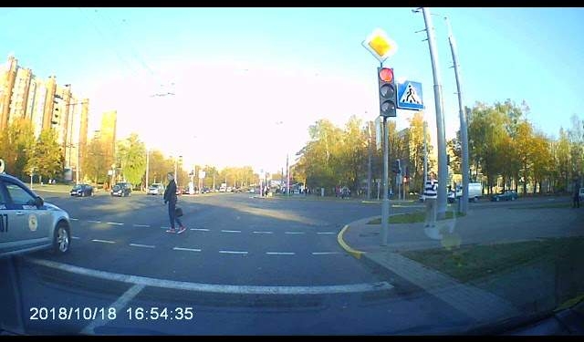 Девушка отказалась уступать дорогу кортежу президента Беларуси