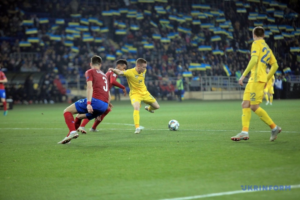 Сборная Украины по футболу победила чехов и досрочно выиграла группу Лиги наций УЕФА 7