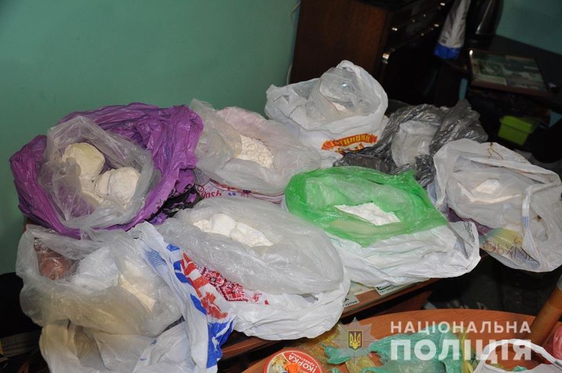 На Буковине полиция изъяла наркотики на 10 млн гривен 1