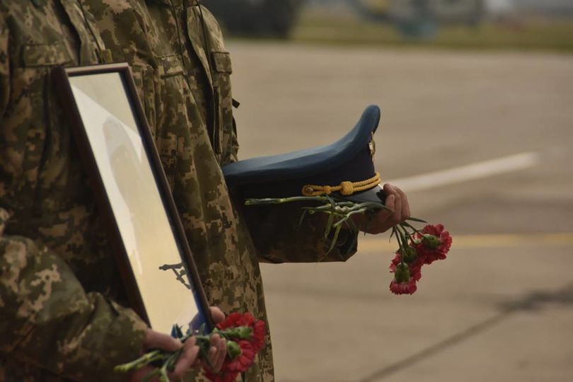 В Украине попрощались с летчиком, погибшим во время крушения Су-27 1