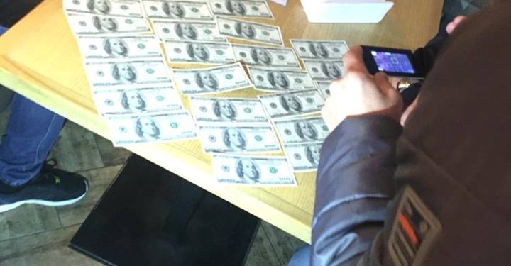 Начальник управления ГУ Госпродпотребслужбы в Николаевской области предложил $3 тыс. взятки за несоставление протокола – теперь задержан