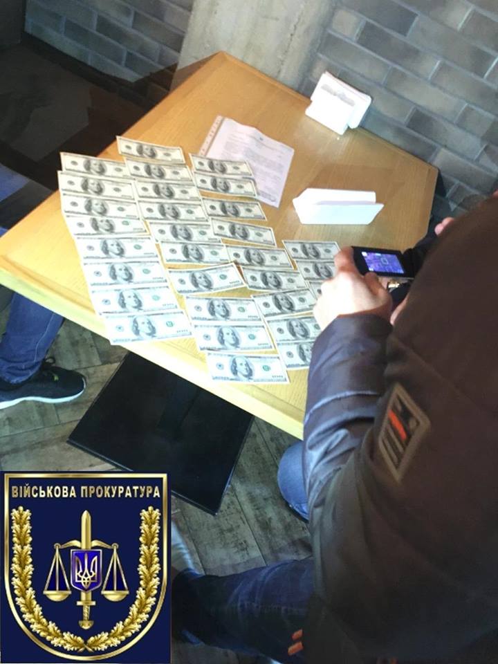 Начальник управления ГУ Госпродпотребслужбы в Николаевской области предложил $3 тыс. взятки за несоставление протокола - теперь задержан 3