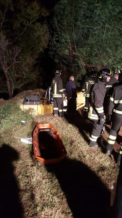 В итальянском регионе Калабрия во время ремонта канализации произошел оползень, унесший жизни 4 людей 6