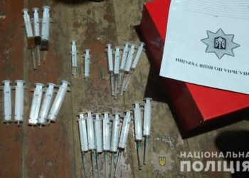 Соображали на троих: в Вознесенске местный житель и две его подельницы торговали наркотиками
