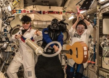 Даже на МКС сегодня отметили Хеллоуин