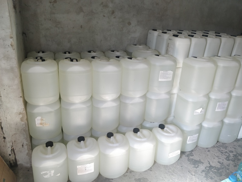 В одном из гаражей Николаева фискалы нашли почти 9 тыс.литров фальсифицированной водки 3