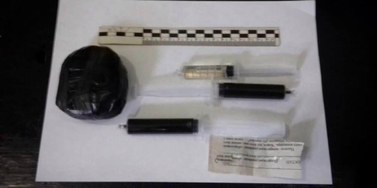 На Николаевщине выявили еще одного «оборотня в погонах» – сотрудник колонии пытался пронести наркотики осужденному