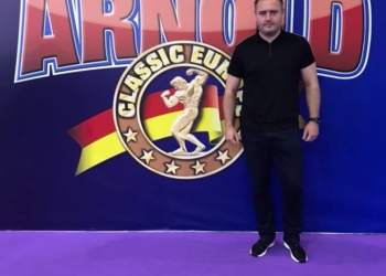 Пацан сказал – пацан сделал: губернатор Николаевщины таки сгонял своего зама в Барселону, чтобы передать приглашение Шварцнеггеру