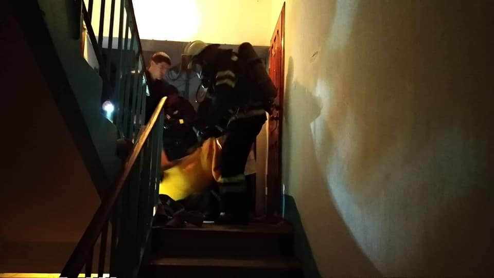 Николаевские спасатели спасли курильщика-инвалида от верной смерти на пожаре 3