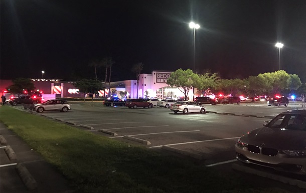 В торговом центре Флориды произошла стрельба, есть погибшие 1