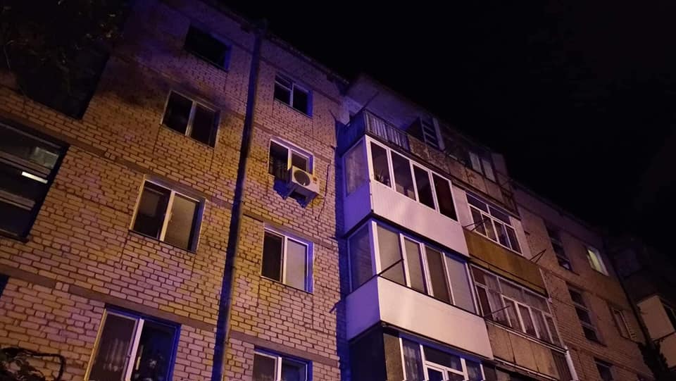 Николаевские спасатели спасли курильщика-инвалида от верной смерти на пожаре 5