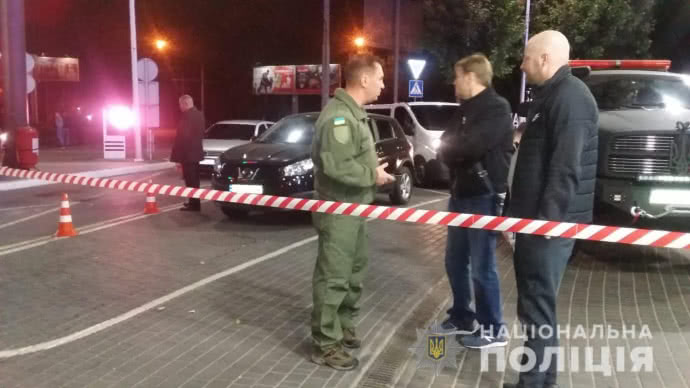 В Одессе расстреляли авто участника "Автомайдана", один человек ранен 3