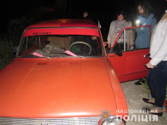В Николаеве нашли семью, которая с 3-летним ребенком жила в легковом автомобиле 7