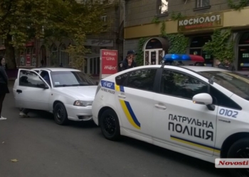 На улице Спасской пробка из-за аварии машины полицейских и Daewoo