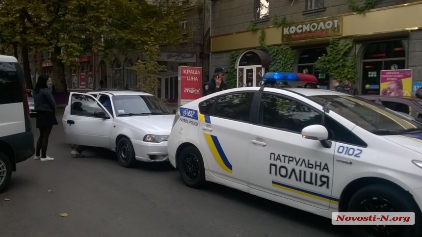 На улице Спасской пробка из-за аварии машины полицейских и Daewoo 1
