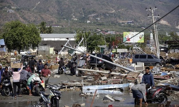 Землетрясение и цунами в Индонезии: число жертв превысило 1200 человек, страна запросила международную помощь