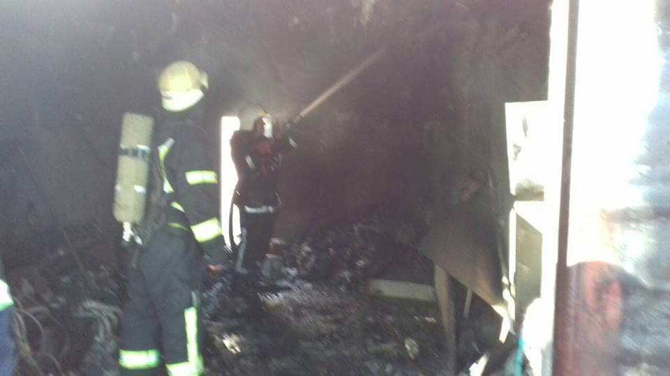 Николаевские пожарные спасли жизнь мужчине, который едва не отравился продуктами горения в собственном гараже 1