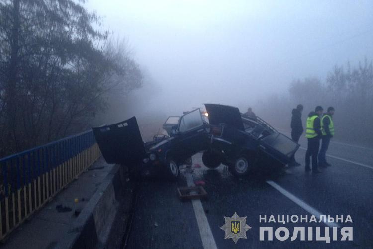 В Тернопольской области водитель выжил в Жигули, разорвавшемся пополам во время ДТП 5