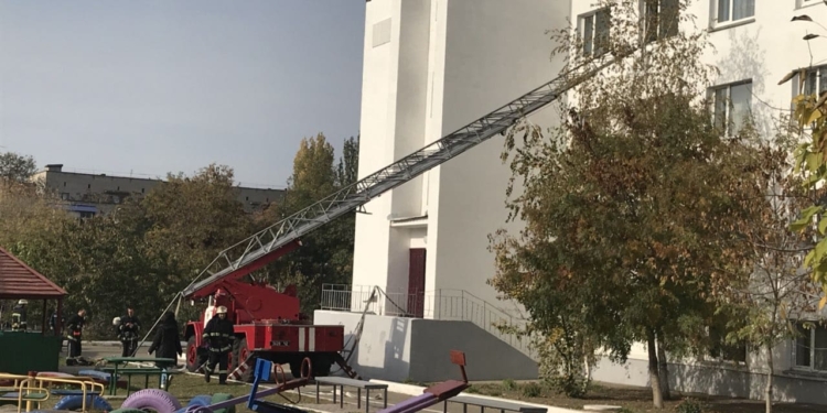 Спасатели отработали тушение школы-интерната в Вознесенске