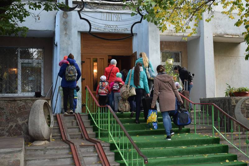 "Ингул" приютил. Николаев принял 60 пострадавших от взрывов арсеналов в Ичне 15
