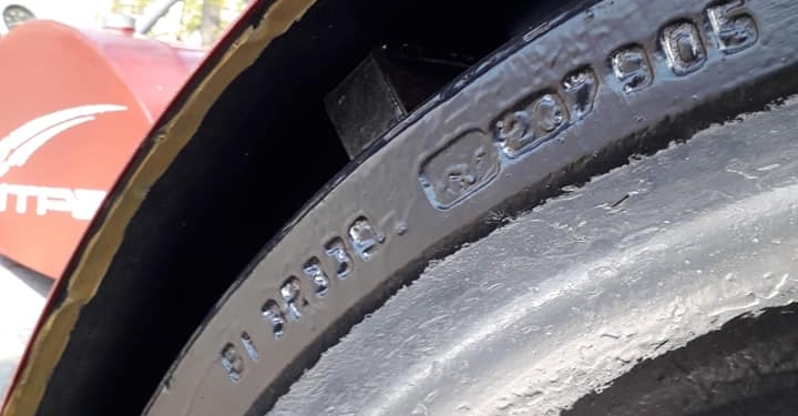 Неизвестные оборвали подсветку с подарочного мотоцикла в «Сказке»