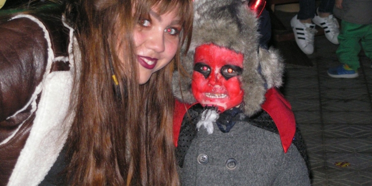 «Собрались десятки ведьм, оборотней и других мистических существ»: в николаевской «Сказке» отметили Хэллоуин