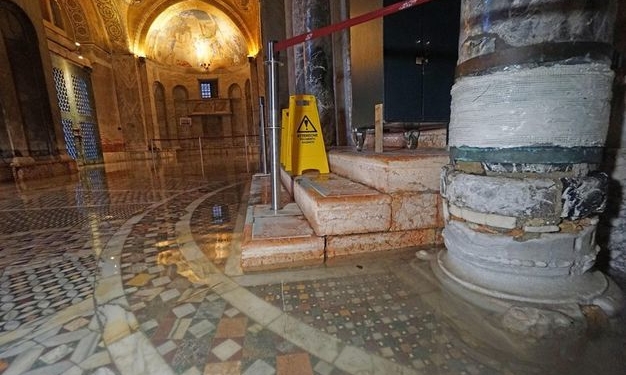 В Венеции наводнение повредило тысячелетний собор святого Марка