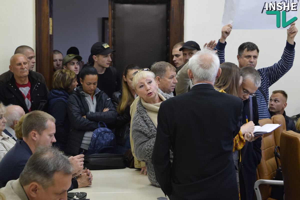 С криками и толкотней «земельная» комиссия  горсовета Николаева рассмотрела вопрос «Спартака»