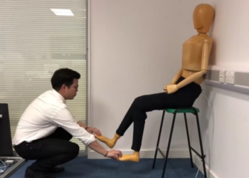 Ученые создали “умные” штаны, что помогают ходить инвалидам