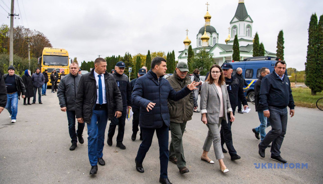 Гройсман: Эвакуированные села на Черниговщине будут усиленно охранять от мародеров