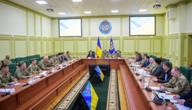 Порошенко: с начала агрессии РФ погибли уже 2896 украинских военных