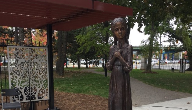 В крупнейшем городе Канады открыли мемориал жертвам Голодомора 1