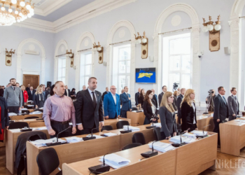 Со стен сессионного зала Николаевской мэрии убрали портреты российских адмиралов