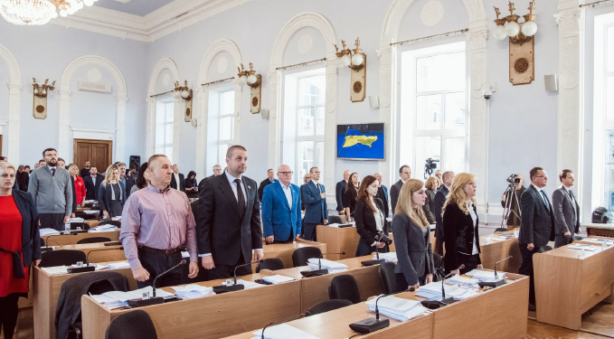 Со стен сессионного зала Николаевской мэрии убрали портреты российских адмиралов