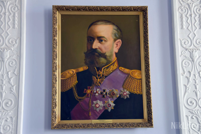 Со стен сессионного зала Николаевской мэрии убрали портреты российских адмиралов 15