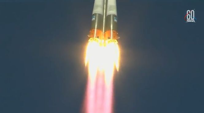 Во время старта ракеты Союз с космонавтами произошла авария носителя 1