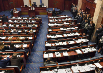 Депутатам Македонии, поддержавшим переименование страны, предоставят охрану