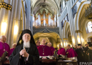 Синод УПЦ КП принял решение о молитвах за Вселенского патриарха Варфоломея