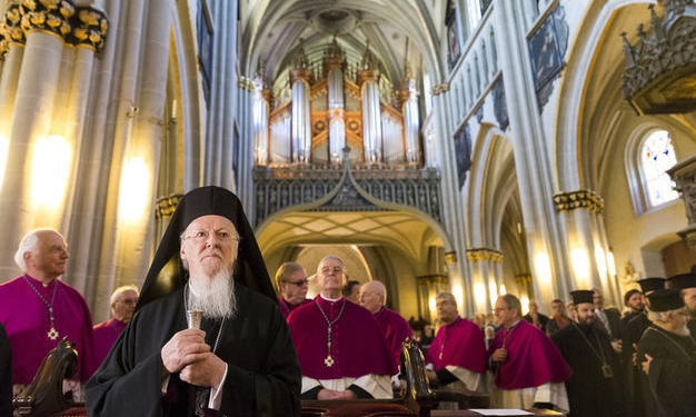 Синод УПЦ КП принял решение о молитвах за Вселенского патриарха Варфоломея
