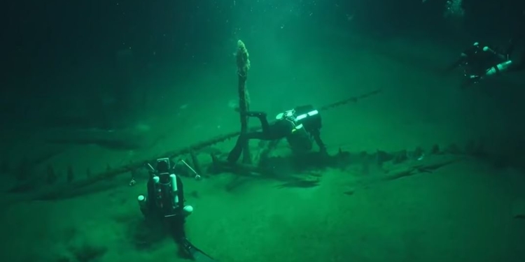 Прекрасно сохранилось. На дне Черного моря нашли древнейшее греческое судно