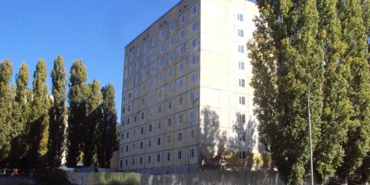 Реконструкция общежития №6 в Южноукраинске на завершающем этапе. Сдать обещают в декабре