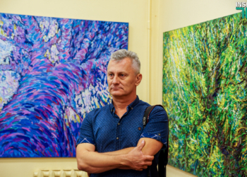 Художник из Мариуполя показал николаевцам эко-выставку абстрактных картин «Плоды эволюции»
