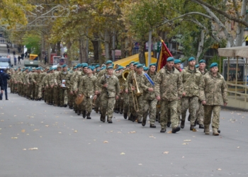 Николаев торжественно встретил вернувшихся с Донбасса морпехов