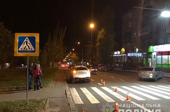 В Заводском районе Николаева автомобиль сбил 15-летнего подростка на пешеходном переходе