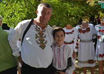 Show must go on. Николаевцы гуляют народный праздник «На Покрова» и знакомятся с образцами военной техники