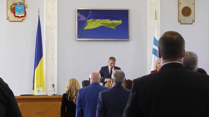 Депутаты горсовета Николаева почтили погибших в Керчи минутой молчания