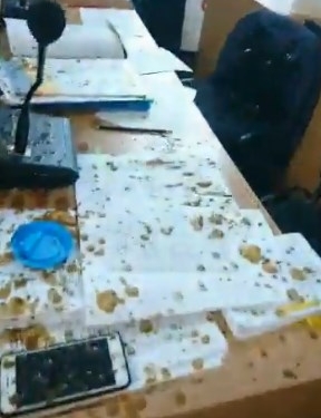 На сессии молодые люди облили фекалиями депутатов горсовета Николаева